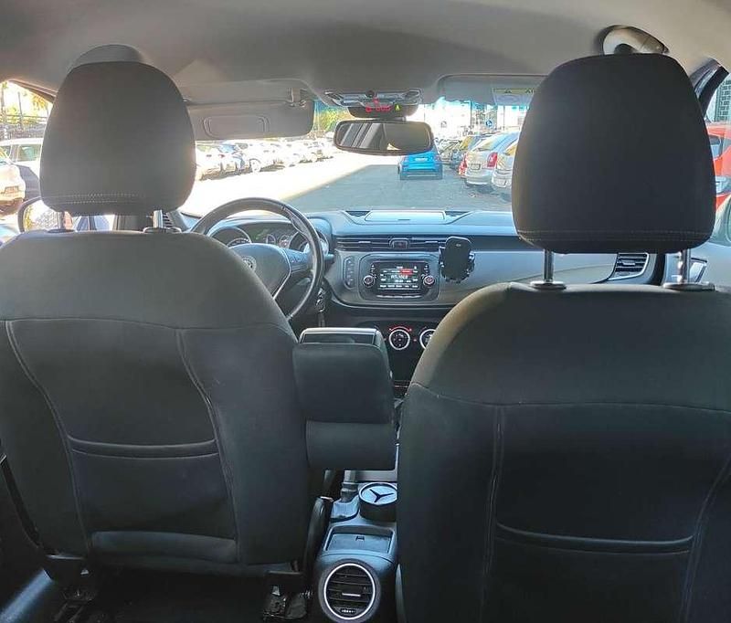 Argento Usata 2015 Alfa Romeo Giulietta Distinctive Due volumi | 9800 € (Buon prezzo) - Immagine 1/4