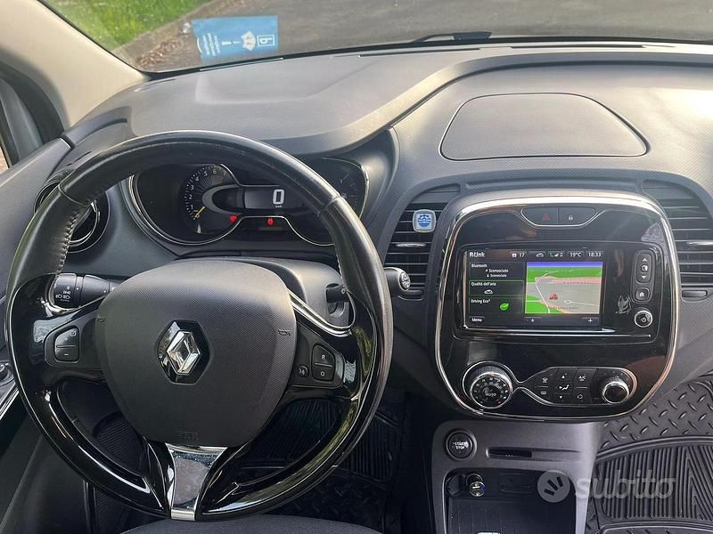 Usata Renault Captur 90 CV (66 kW) 2015 Grigio SUV