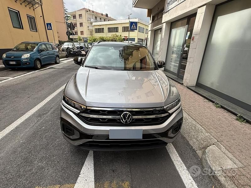 Usata VW T-Roc R-line 2023 Grigio SUV