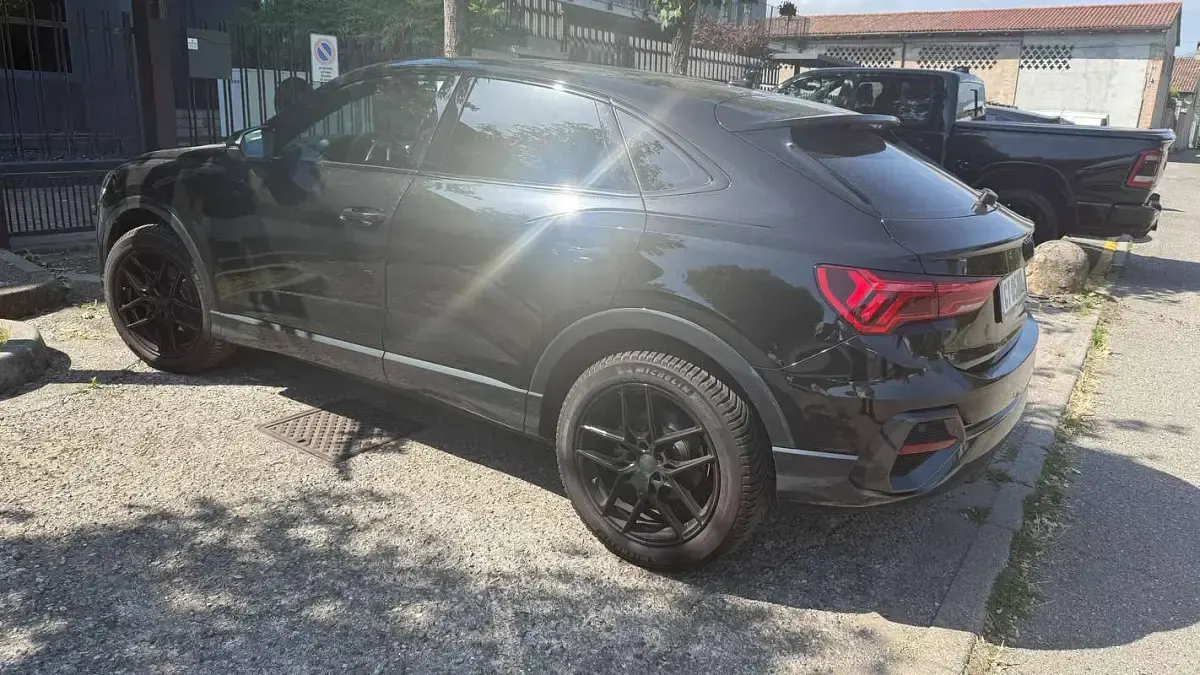 Usata Audi Q3 Sportback S-Line 150 CV (110 kW) 2025 Grigio SUV