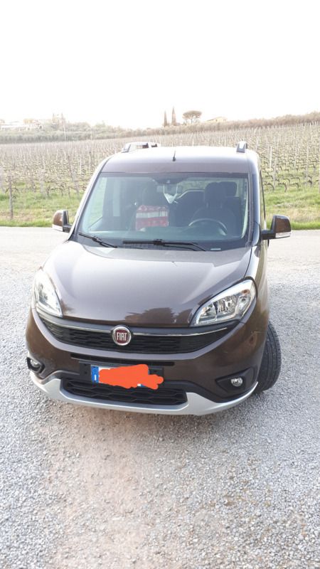 Usata Fiat Doblò Trekking 120 CV (88 kW) 2017 Marrone Monovolume