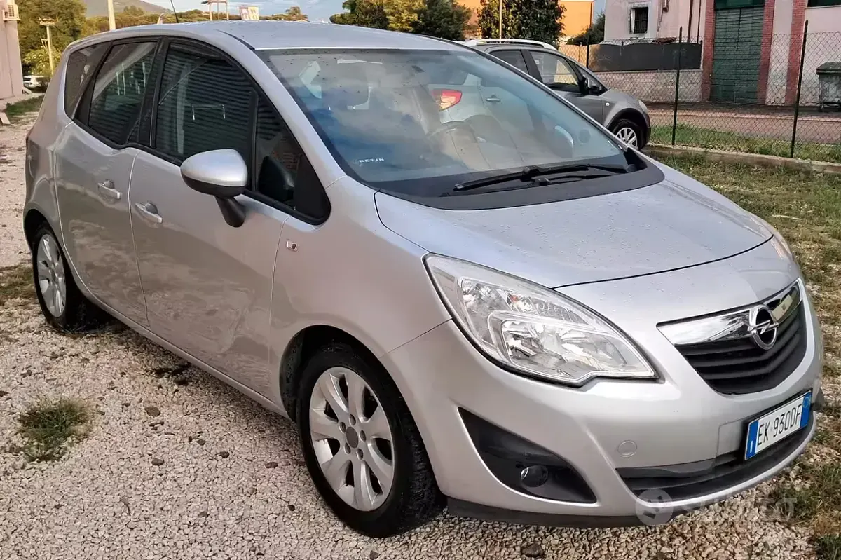 Usata Opel Meriva 95 CV (69 kW) 2011 Monovolume