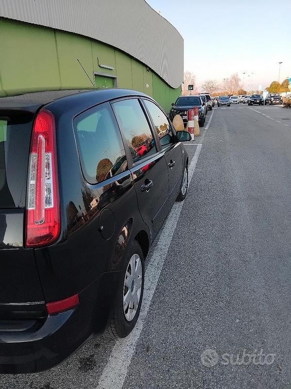 Begagnad Ford C-MAX 90 HK (66 kW) 2008 Svart Minibuss