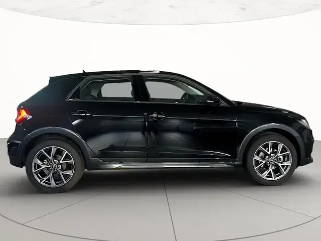 Käytetty Audi A1 Admired 110 HP (80 kW) 2023 Musta Katumaasturi