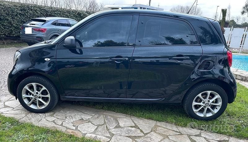 Usata Smart ForFour Passion 71 CV (52 kW) 2019 Nero Utilitaria