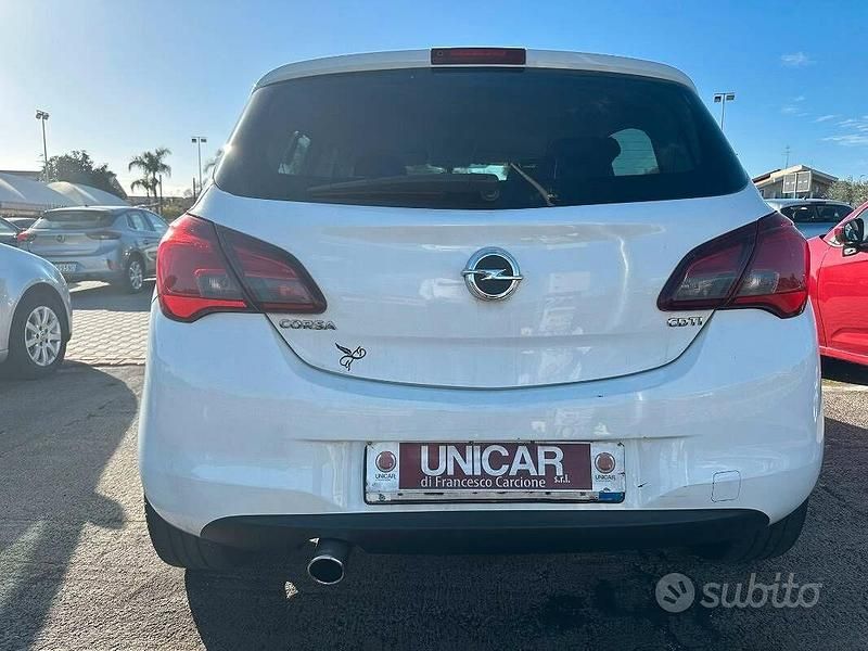 Usata Opel Corsa 75 CV (55 kW) 2017 Bianco Berlina