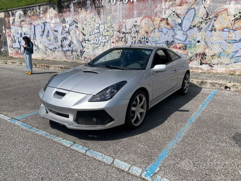 Usata Toyota Celica T2 143 CV (105 kW) 2001 Grigio Coupé
