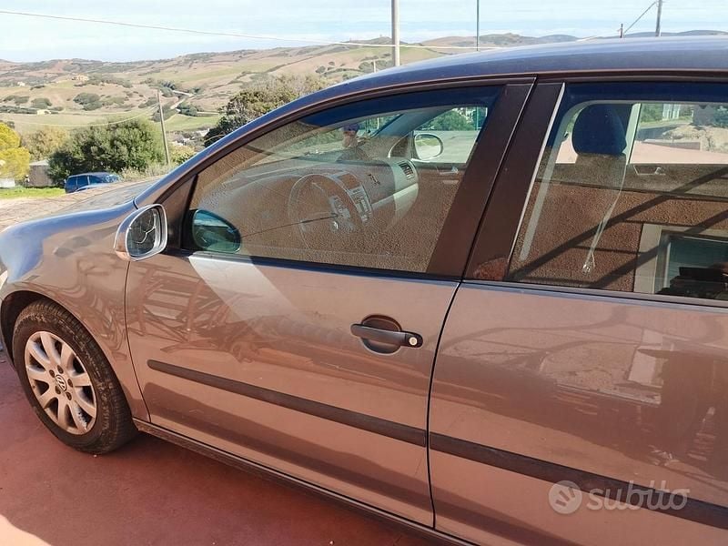 Grigio Usata 2008 VW Golf VI Tre volumi | 2700 € (Super prezzo) - Immagine 1/4