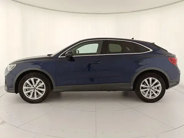 Usata Audi Q3 Sportback Business Plus 193 CV (141 kW) 2024 Blu navarra metallizzato SUV