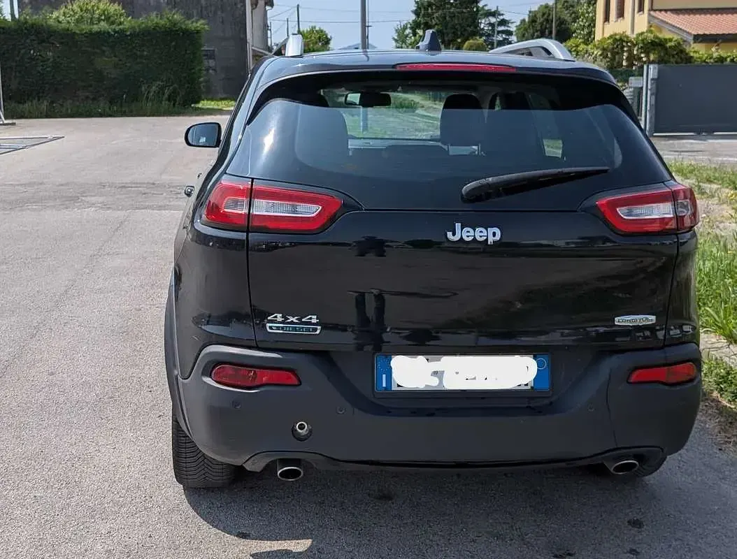 Usata Jeep Cherokee Limited 170 CV (125 kW) 2015 Nero SUV