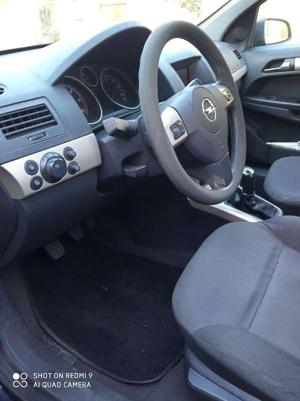 Usata Opel Astra 90 CV (66 kW) 2008 Berlina