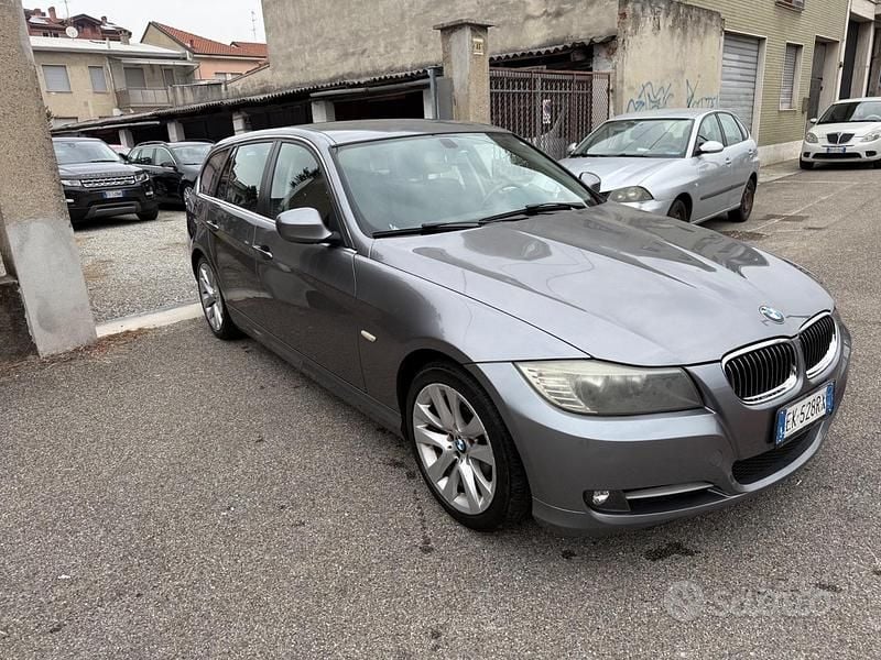 Usata BMW 320 Efficient Dynamics 184 CV (135 kW) 2011 Grigio Station wagon