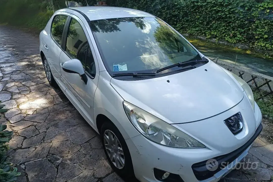 Usata Peugeot 207 73 CV (53 kW) 2013 Bianco Berlina