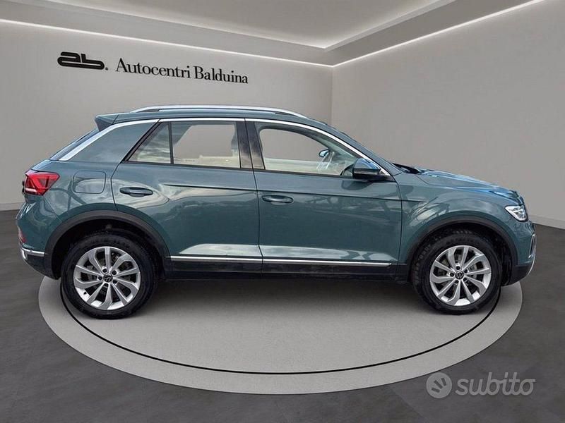 Usata VW T-Roc Style 110 CV (80 kW) 2023 Blu SUV