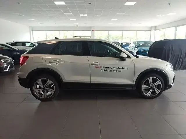 Usata Audi Q2 Advanced 150 CV (110 kW) 2024 Grigio SUV