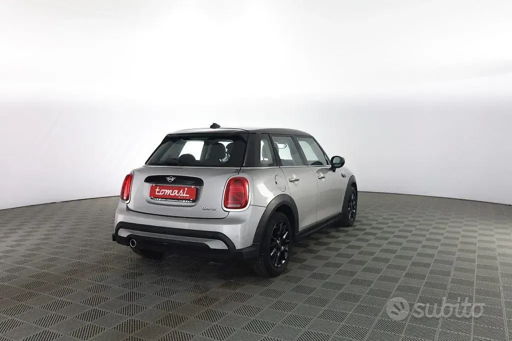 Usata Mini Cooper Classic 136 CV (100 kW) 2023 Argento Utilitaria