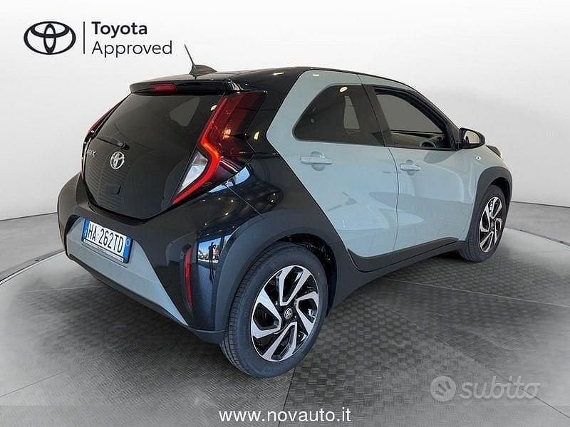 Nuova Toyota Aygo X Trend 72 CV (52 kW) 2025 Verde SUV