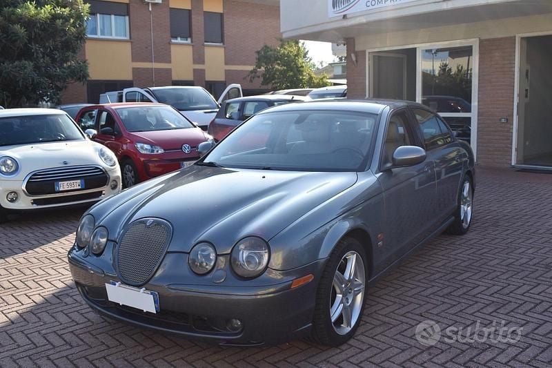Usata Jaguar S-Type Supercharged 396 CV (291 kW) 2003 Grigio Berlina