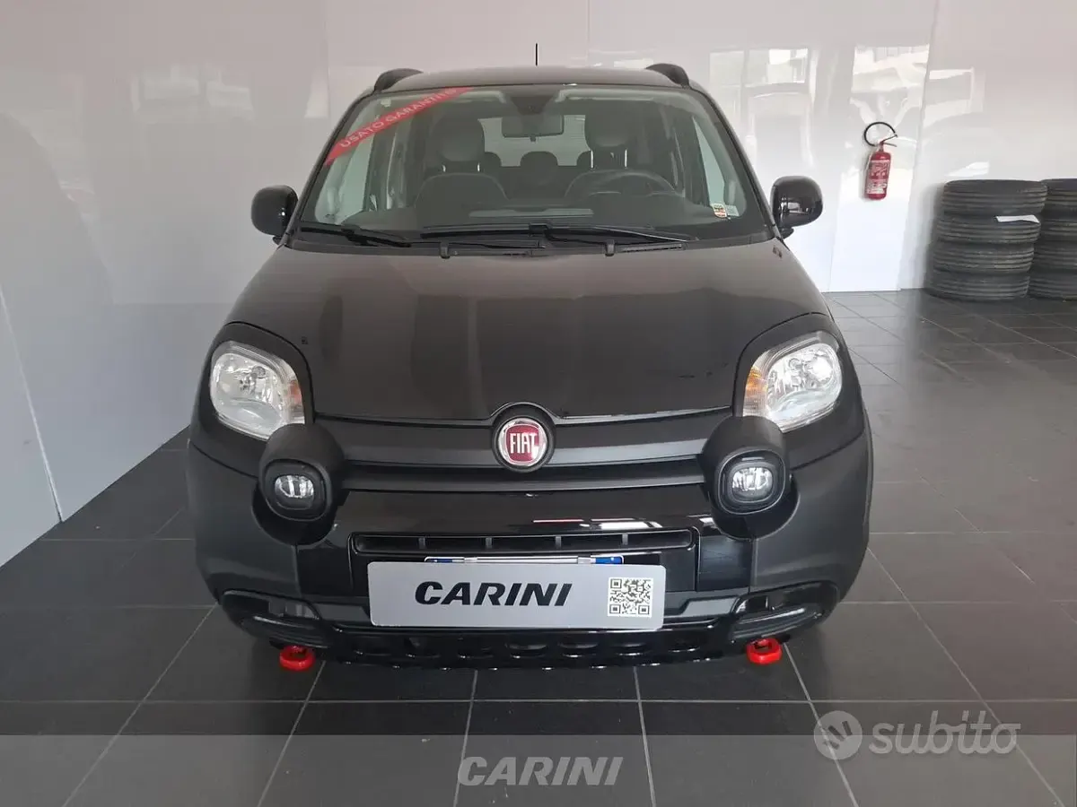 Usata Fiat Panda Cross Cross 70 CV (51 kW) 2024 Nero Utilitaria