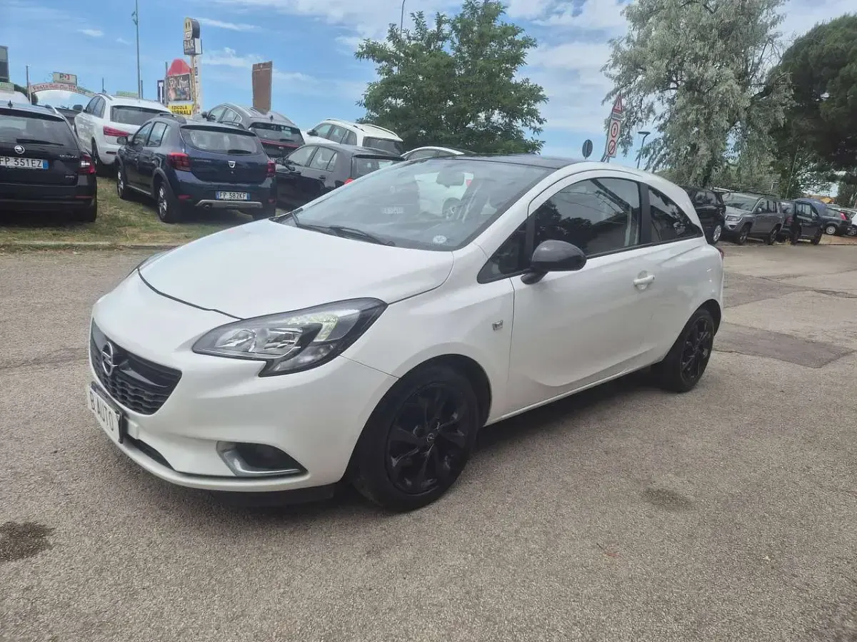 Usata Opel Corsa Cosmo 95 CV (69 kW) 2018 Bianco Utilitaria