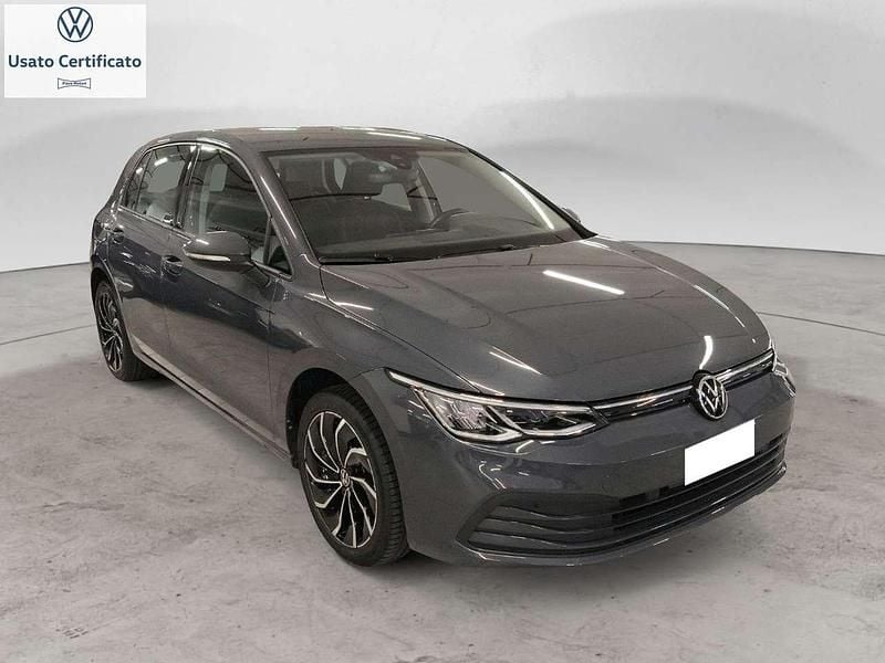 Usata VW Golf VIII Life 110 CV (80 kW) 2022 Grigio Berlina