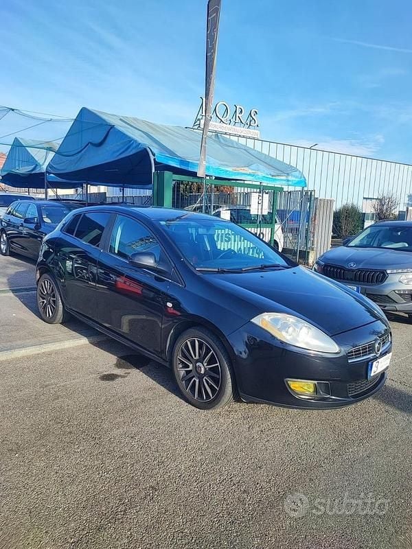 Usata Fiat Bravo Dynamic 120 CV (88 kW) 2010 Nero Utilitaria