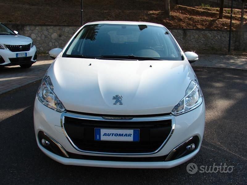 Usata Peugeot 208 Active 102 CV (75 kW) 2018 Bianco Utilitaria