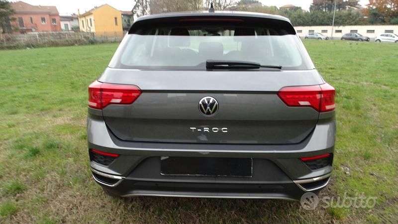Usata VW T-Roc Pro 150 CV (110 kW) 2020 Grigio SUV