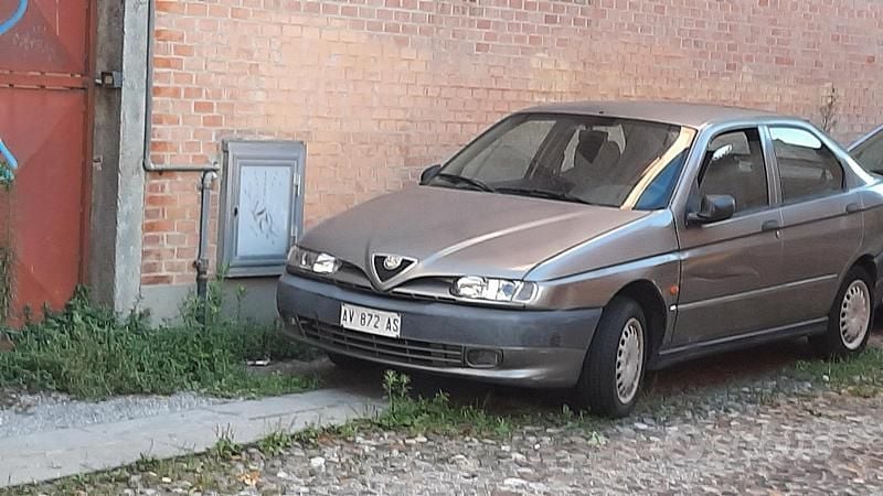 Usata Alfa Romeo 146 103 CV (75 kW) 1997 Grigio Utilitaria