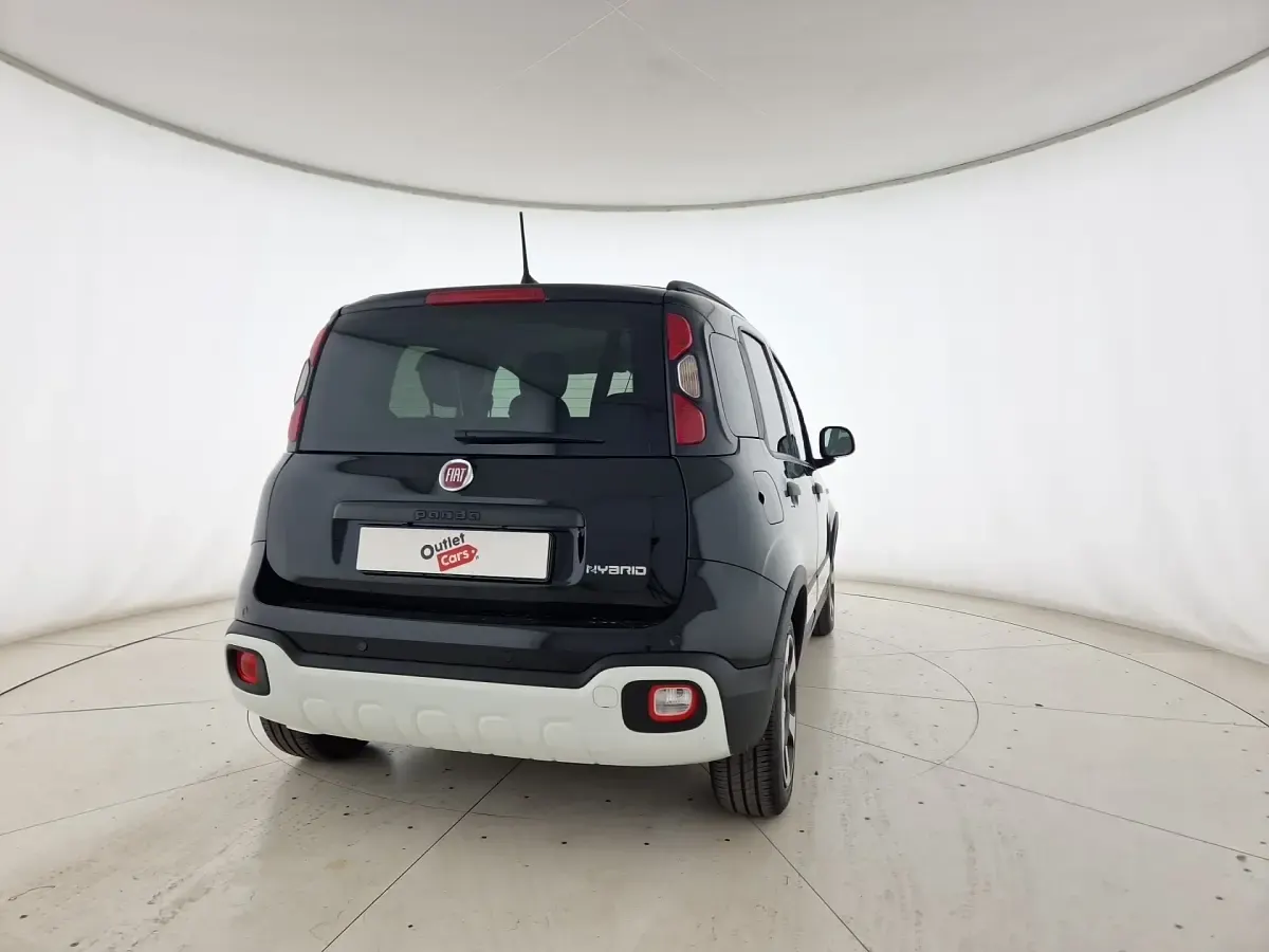 Usata Fiat Panda Cross Cross 70 CV (51 kW) 2025 Nero metallizzato Utilitaria