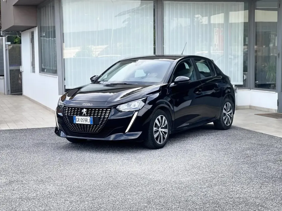 Usata Peugeot 208 75 CV (55 kW) 2023 Nero Utilitaria