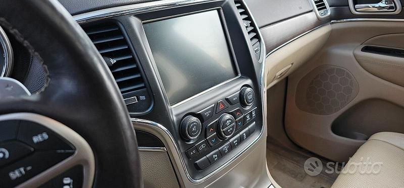 Usata Jeep Grand Cherokee Overland 250 CV (183 kW) 2015 Bianco SUV