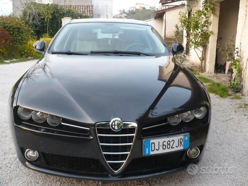 Nero Usata 2007 Alfa Romeo 159 Station wagon | 3200 € (Molto cara) - Immagine 1/4