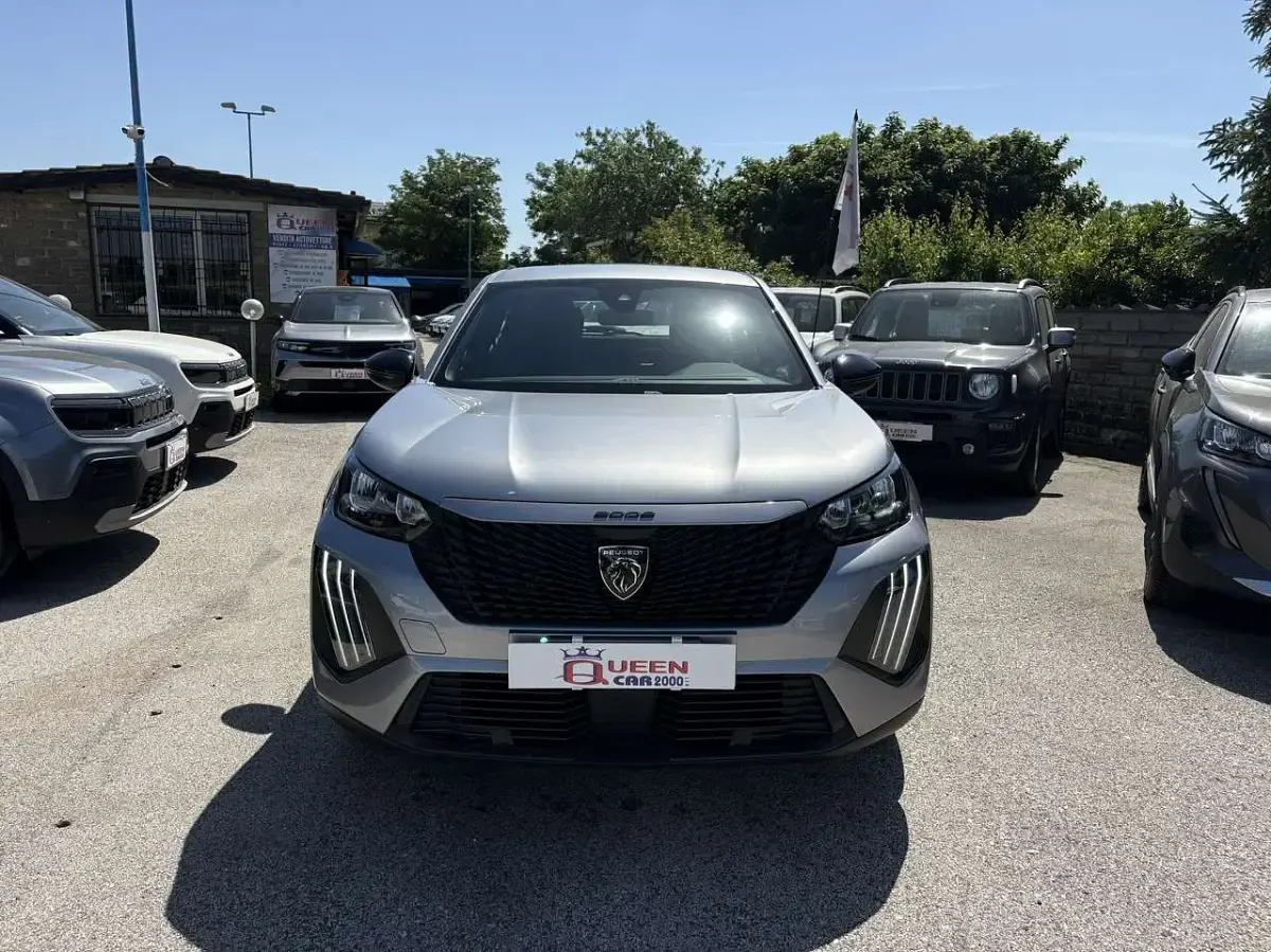 Usata Peugeot 2008 Active 101 CV (74 kW) 2024 Argento SUV