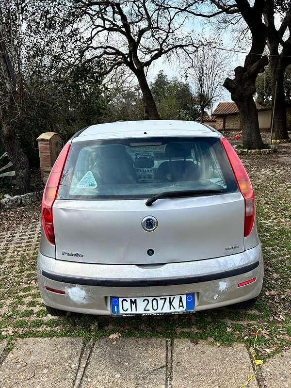 Usata Fiat Punto 69 CV (50 kW) 2004 Grigio Utilitaria