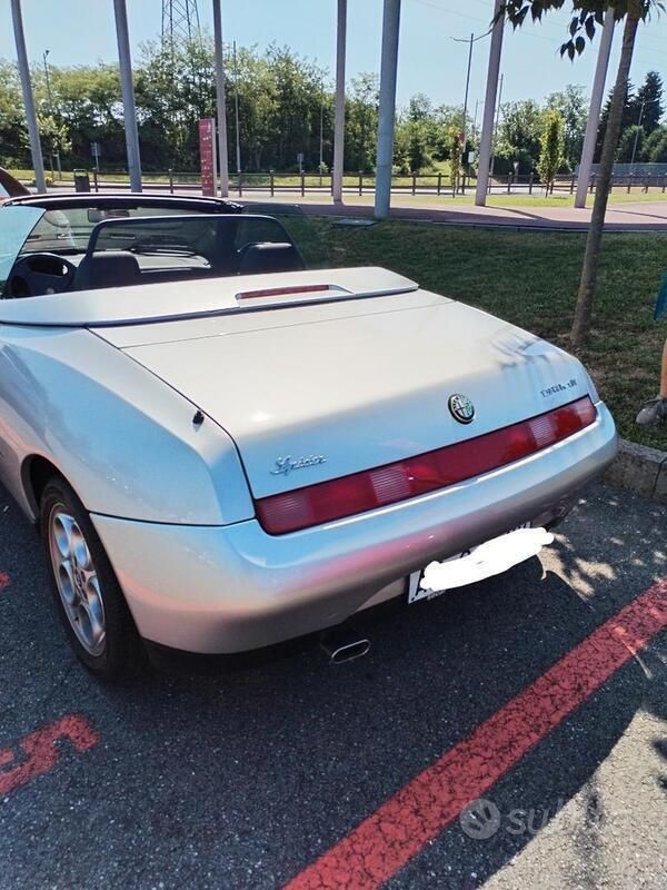 Usata Alfa Romeo Spider 122 CV (89 kW) 1997 Grigio Cabrio