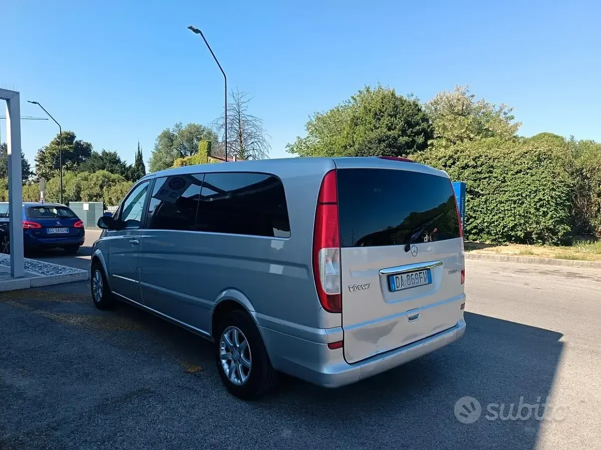Usata Mercedes Viano 150 CV (110 kW) 2006 Grigio Monovolume
