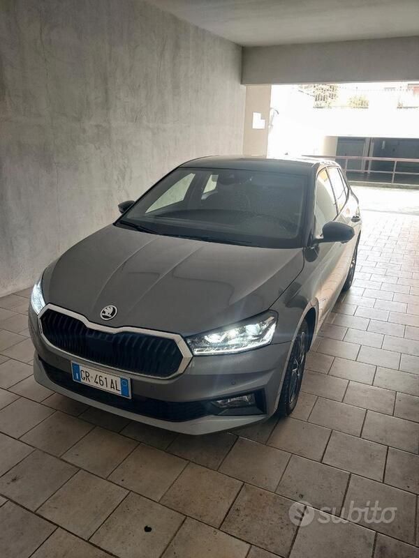 Grigio Usata 2023 Skoda Fabia Style Due volumi | 18.800 € (Buon prezzo) - Immagine 1/4