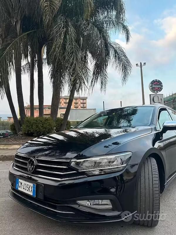 Usata VW Passat 150 CV (110 kW) 2022 Nero Station wagon
