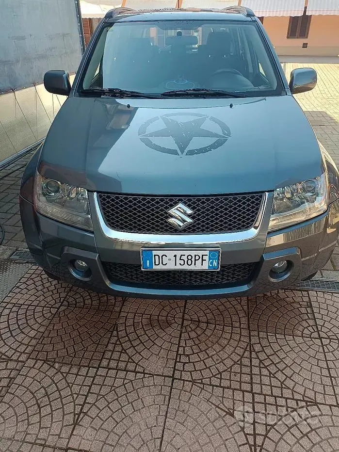 Usata Suzuki Grand Vitara 129 CV (94 kW) 2006 Grigio SUV