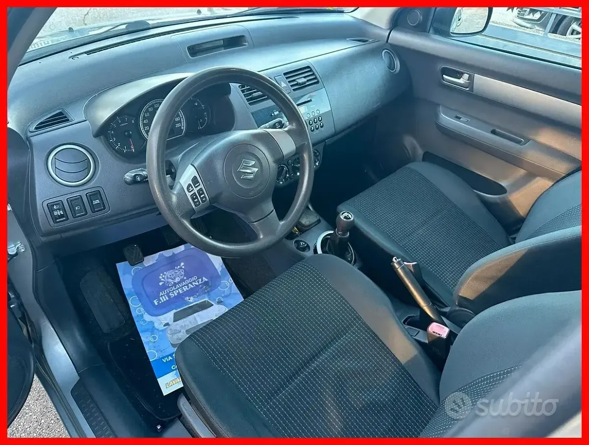 Usata Suzuki Swift GL 92 CV (67 kW) 2006 Grigio Utilitaria
