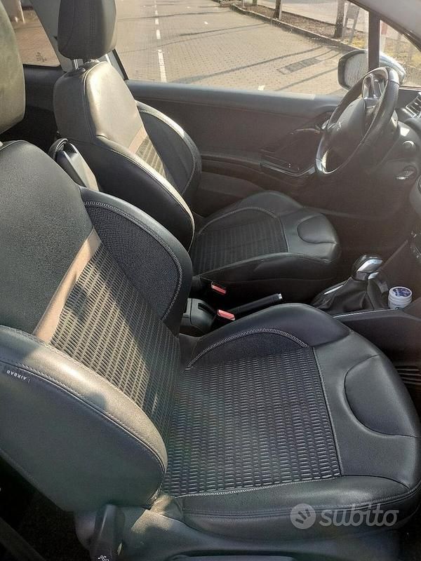 Usata Peugeot 208 92 CV (67 kW) 2012 Bianco Utilitaria