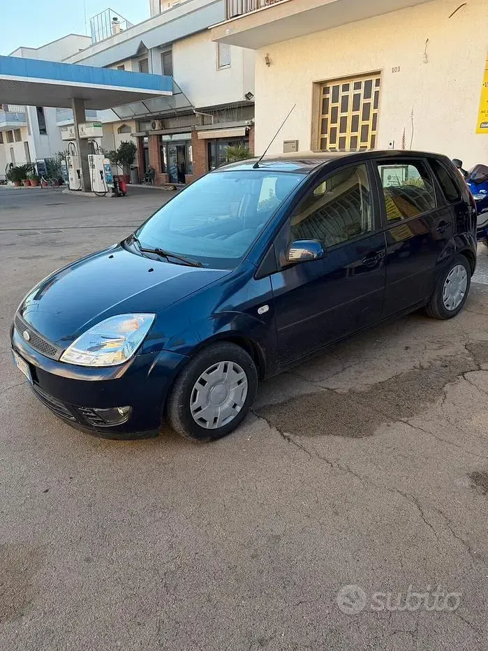 Usata Ford Fiesta 68 CV (50 kW) 2005 Utilitaria