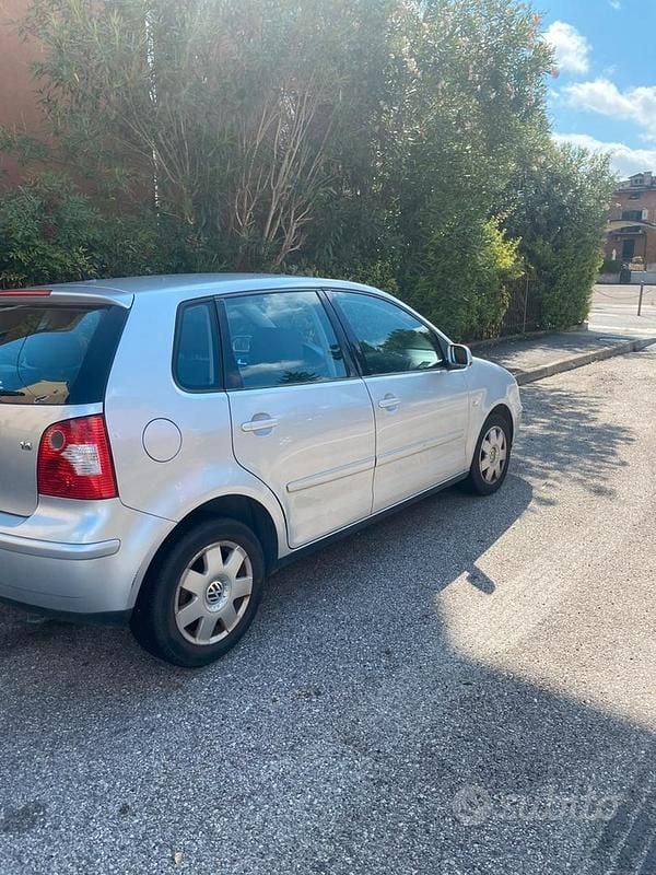 Usata VW Polo 75 CV (55 kW) 2002 Grigio Utilitaria