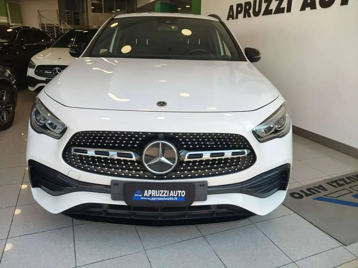 Usata Mercedes GLA200 Premium 150 CV (110 kW) 2021 Bianco SUV