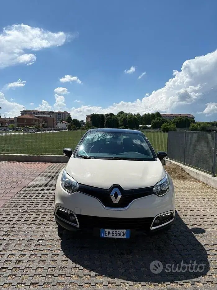 Usata Renault Captur 90 CV (66 kW) 2014 Beige SUV