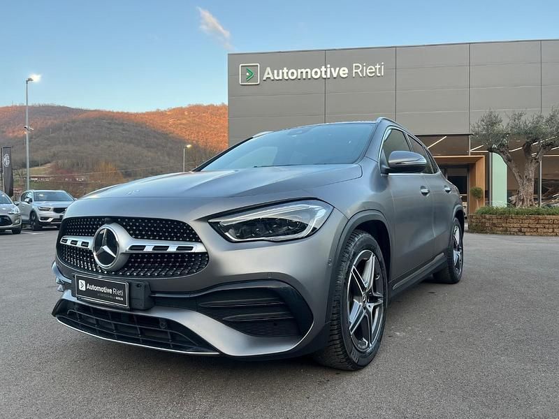 Usata Mercedes GLA220 Premium 190 CV (139 kW) 2023 Grigio montagna magno manufakt SUV