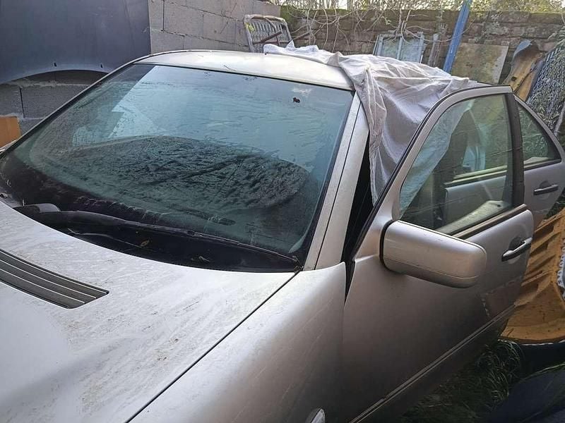 Usata Mercedes E200 Elegance 186 CV (136 kW) 1999 Berlina