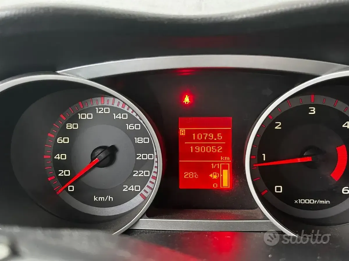 Usata Peugeot 4007 156 CV (114 kW) 2008 Grigio SUV