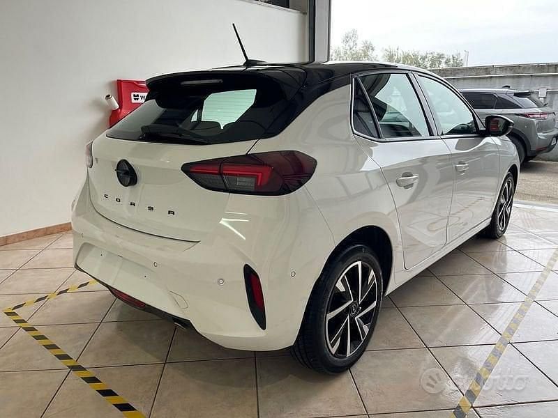 Usata Opel Corsa 101 CV (74 kW) 2023 Bianco Utilitaria